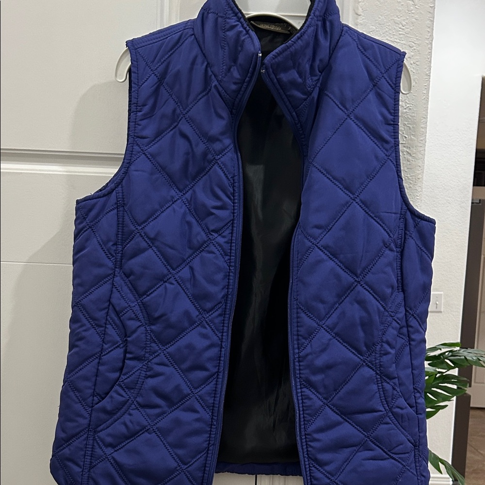 Jane Ashley Quilted Blue Vest - Picture 3 of 5